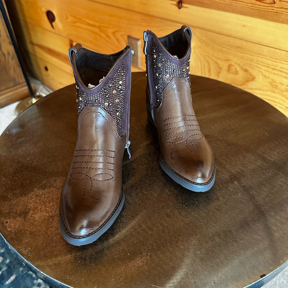 Very Volatile / Brand New / Ankle Boots